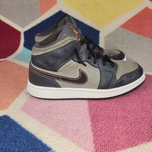 Air Jordan 1 Mid SE GS‎ Night Stadium Basketball Shoes Youth 4Y